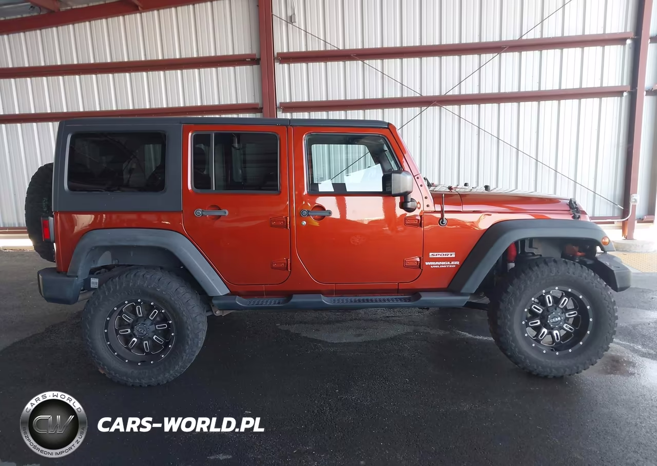 2014 Jeep Wrangler Unlimited Sport VIN:1C4BJWDGXEL232496 - 14