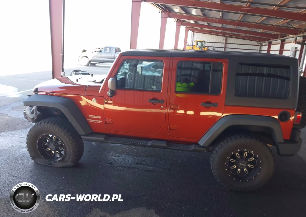 2014 Jeep Wrangler Unlimited Sport VIN:1C4BJWDGXEL232496 - 15