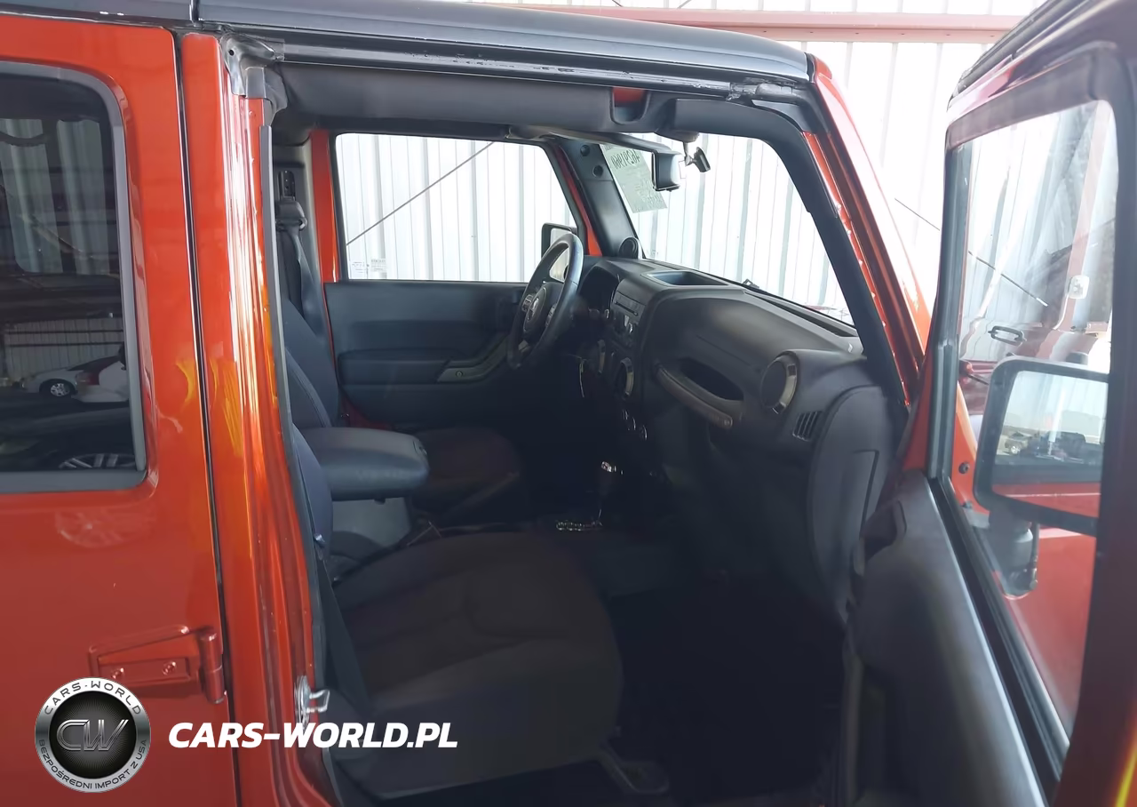 2014 Jeep Wrangler Unlimited Sport VIN:1C4BJWDGXEL232496 - 5