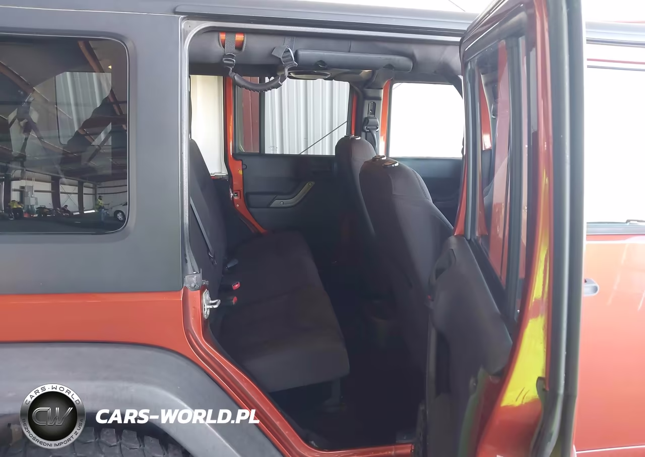 2014 Jeep Wrangler Unlimited Sport VIN:1C4BJWDGXEL232496 - 8