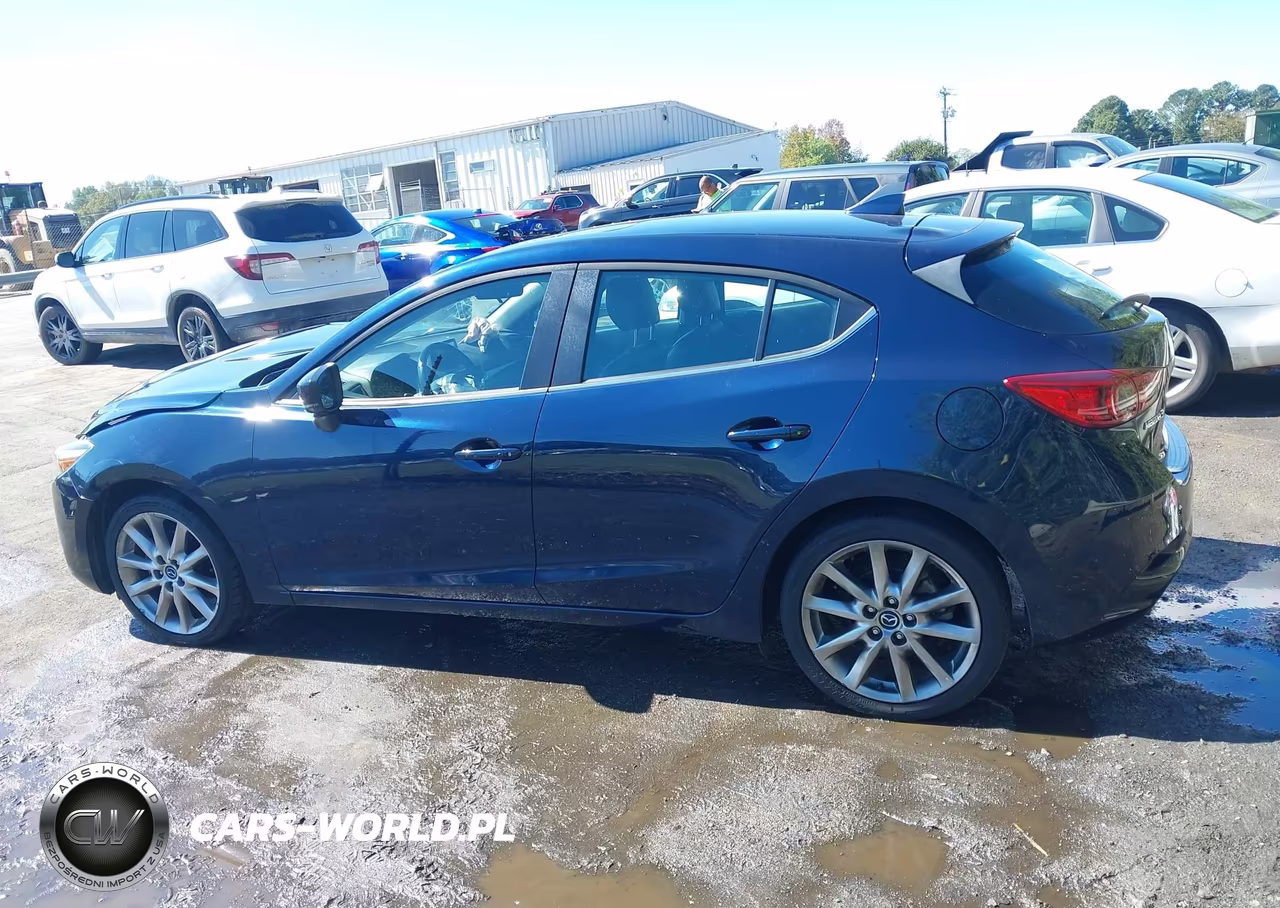 2018 Mazda Mazda3 5-Door Touring VIN:3MZBN1L30JM246287 - 14