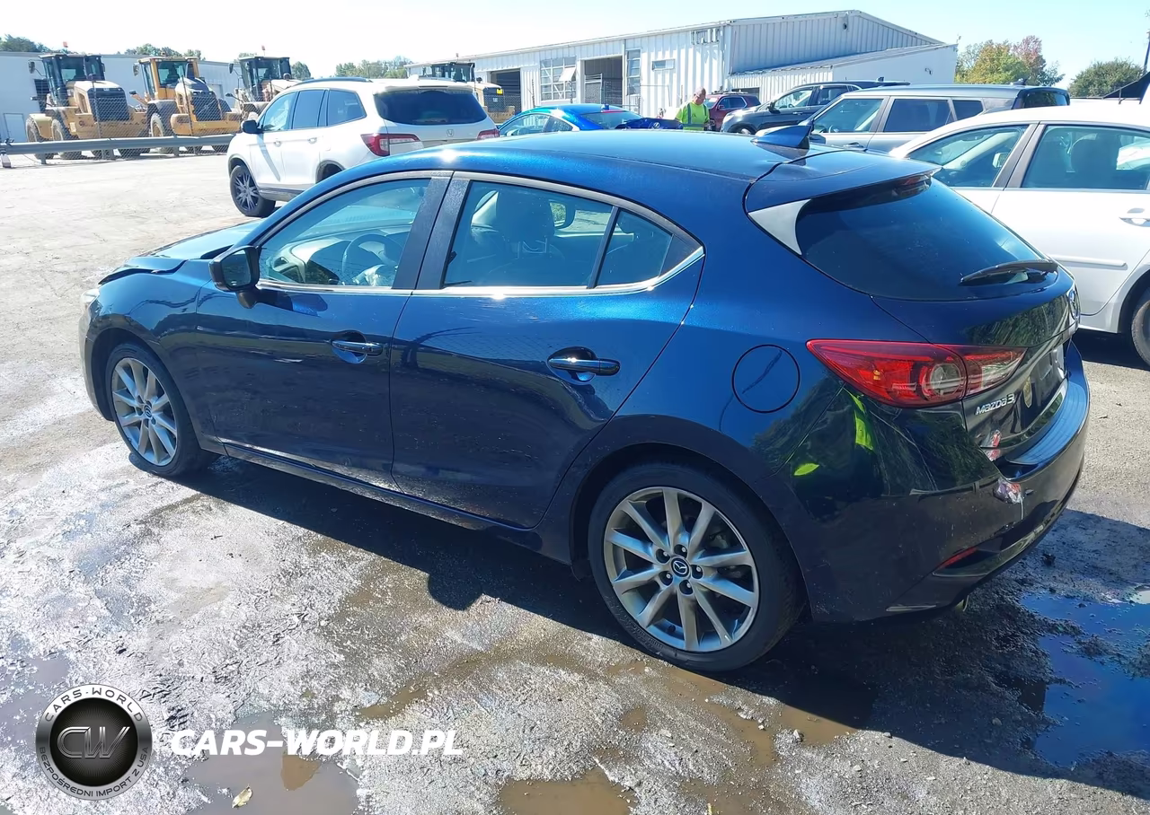 2018 Mazda Mazda3 5-Door Touring VIN:3MZBN1L30JM246287 - 3