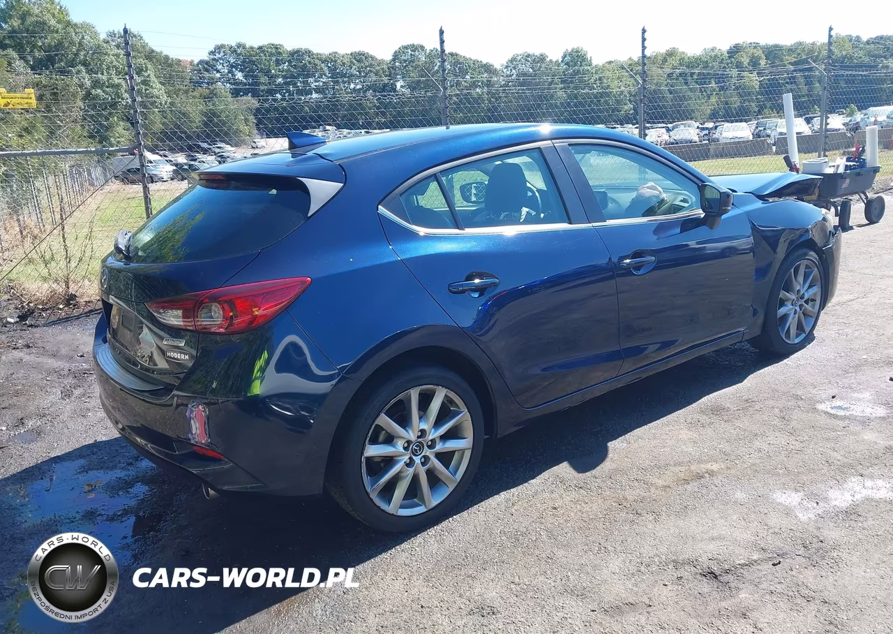 2018 Mazda Mazda3 5-Door Touring VIN:3MZBN1L30JM246287 - 4