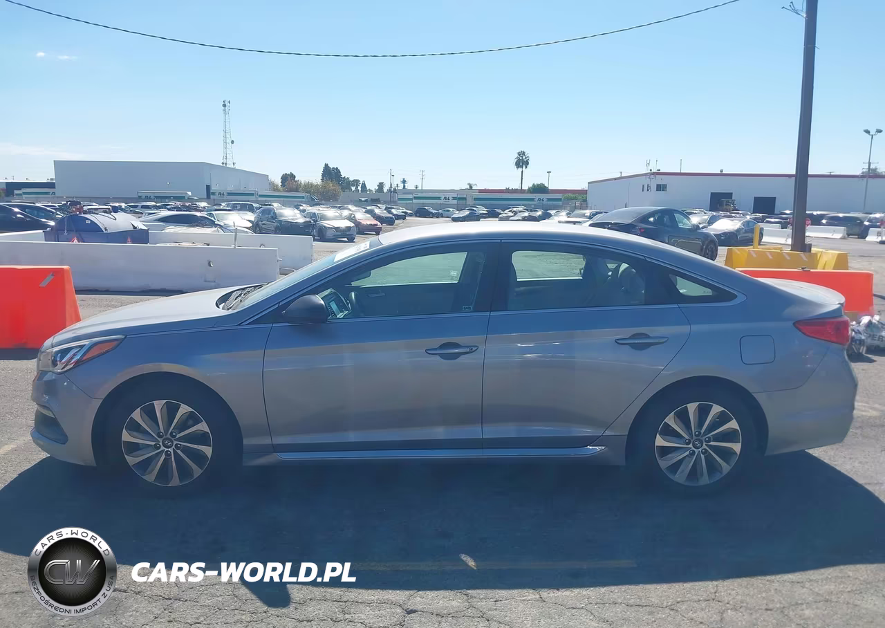 2016 Hyundai Sonata Sport VIN:5NPE34AF6GH396343 - 14