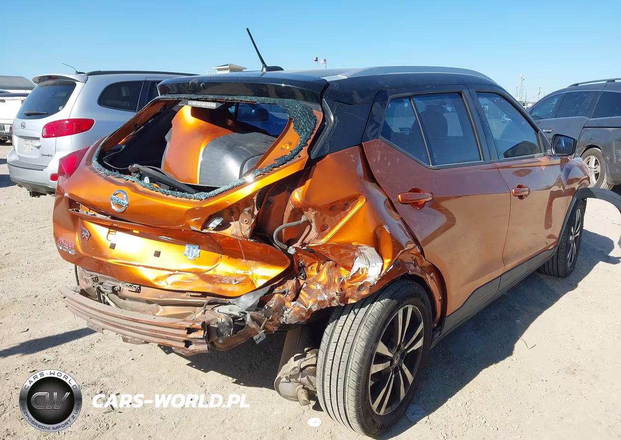 2019 Nissan Kicks Sv VIN:3N1CP5CU4KL553411 - 4