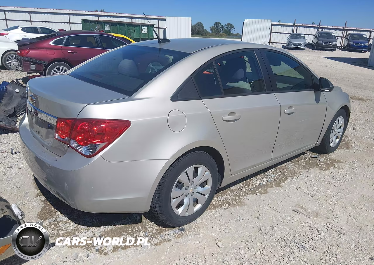 2013 Chevrolet Cruze Ls Auto VIN:1G1PA5SHXD7258639 - 4