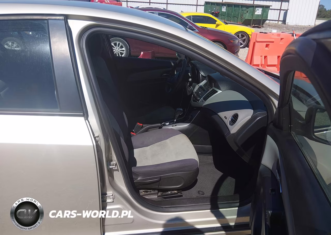 2013 Chevrolet Cruze Ls Auto VIN:1G1PA5SHXD7258639 - 5