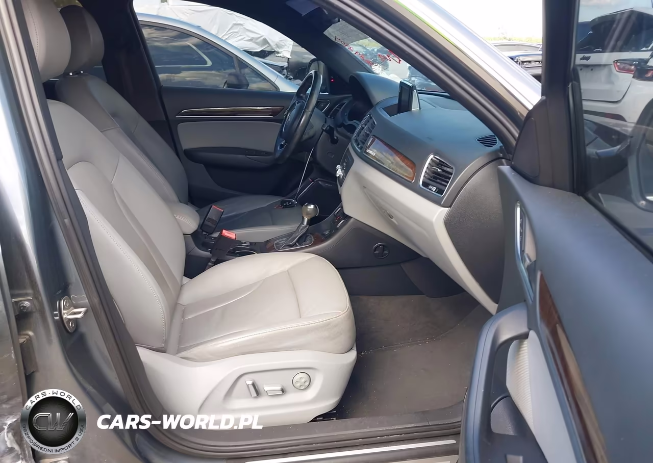 2016 Audi Q3 2.0T Premium Plus VIN:WA1GFCFS8GR019449 - 5