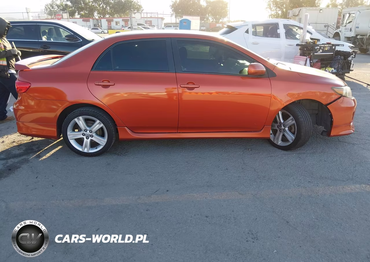 2013 Toyota Corolla S Special Edition VIN:2T1BU4EE8DC089370 - 12