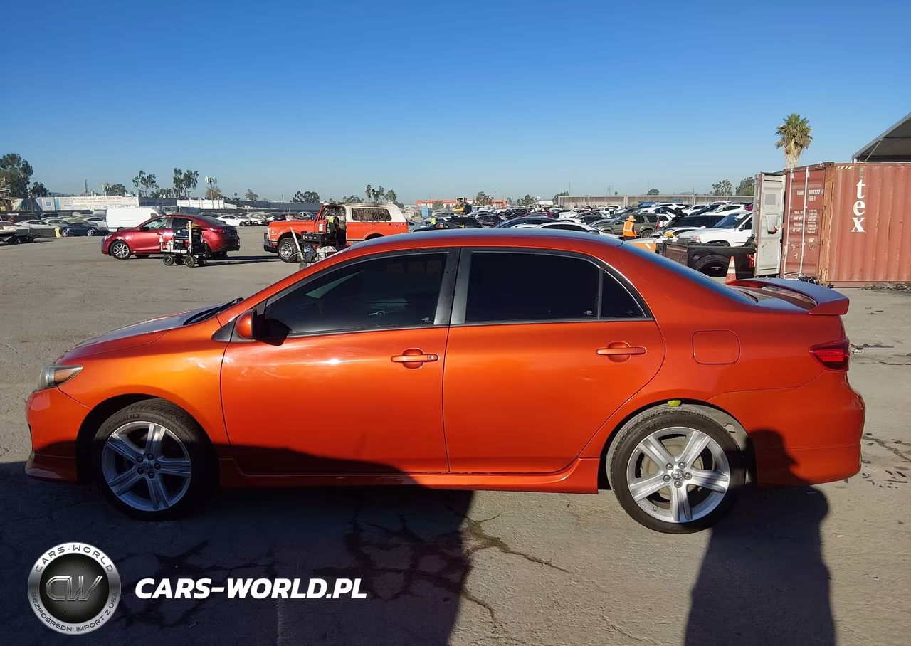 2013 Toyota Corolla S Special Edition VIN:2T1BU4EE8DC089370 - 13