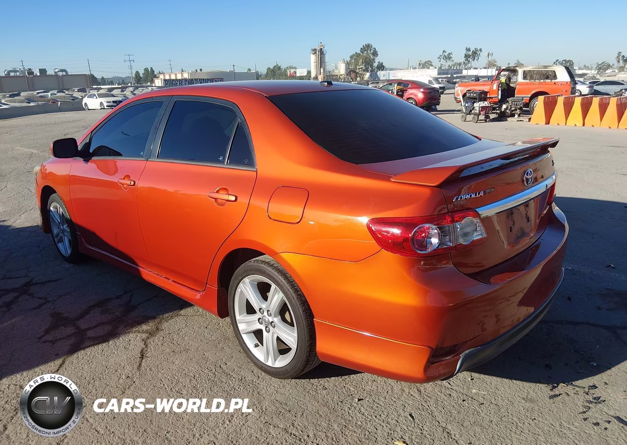 2013 Toyota Corolla S Special Edition VIN:2T1BU4EE8DC089370 - 3