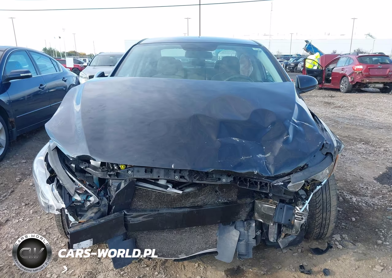 2018 Hyundai Elantra Sel VIN:5NPD84LF5JH299717 - 12