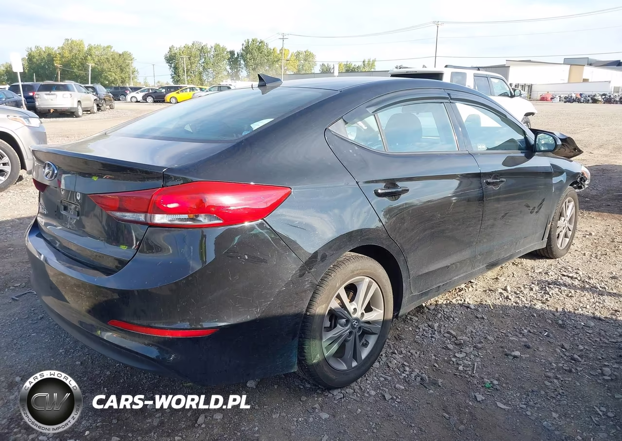 2018 Hyundai Elantra Sel VIN:5NPD84LF5JH299717 - 4