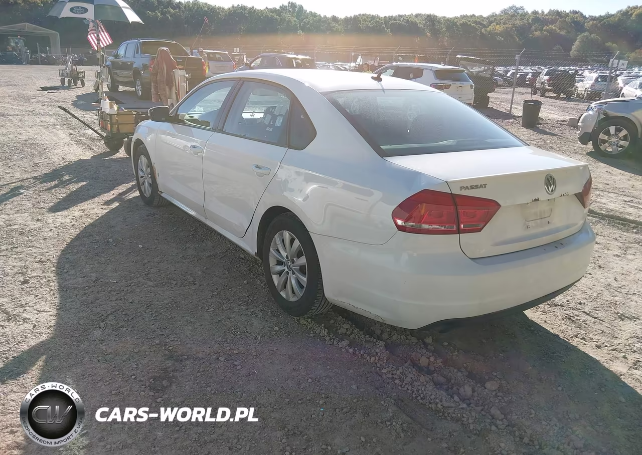 2013 Volkswagen Passat 2.5L S VIN:1VWAH7A36DC056315 - 3