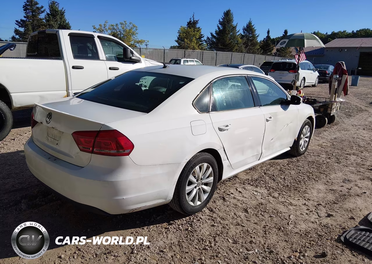 2013 Volkswagen Passat 2.5L S VIN:1VWAH7A36DC056315 - 4