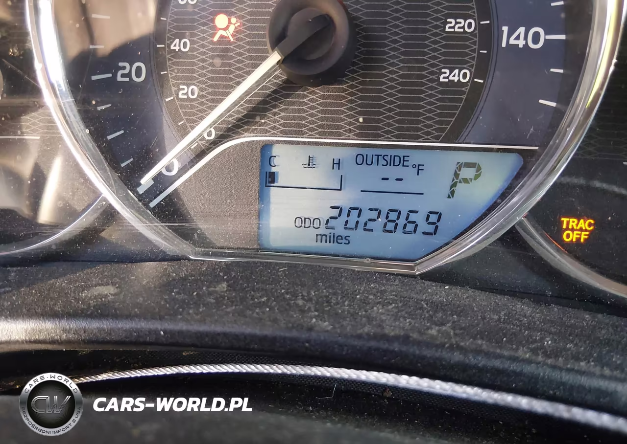 2014 Toyota Corolla L VIN:5YFBURHE5EP096805 - 15