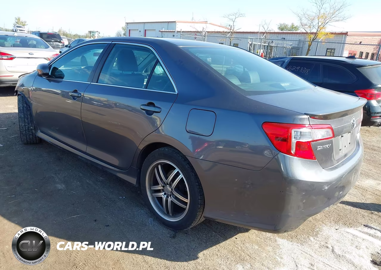 2014 Toyota Camry Se VIN:4T1BF1FK1EU819861 - 3