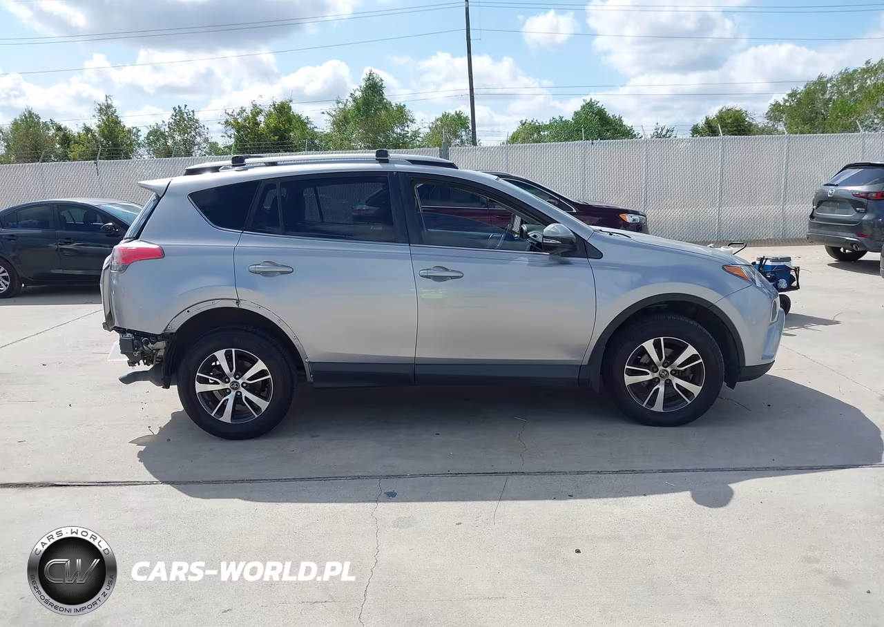 2018 Toyota Rav4 Xle VIN:JTMWFREV4JJ158306 - 13