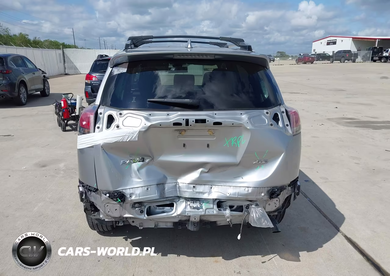 2018 Toyota Rav4 Xle VIN:JTMWFREV4JJ158306 - 16