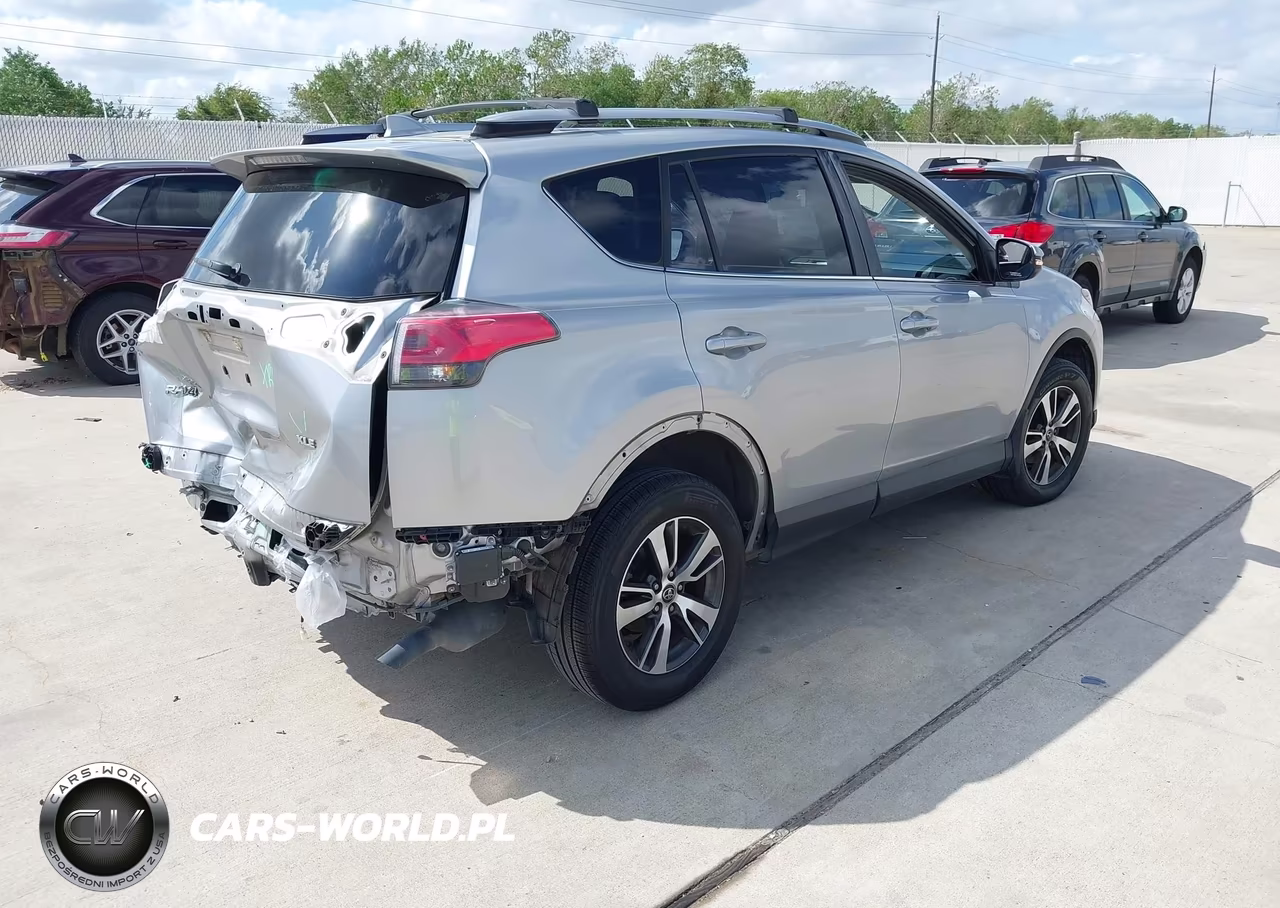 2018 Toyota Rav4 Xle VIN:JTMWFREV4JJ158306 - 4