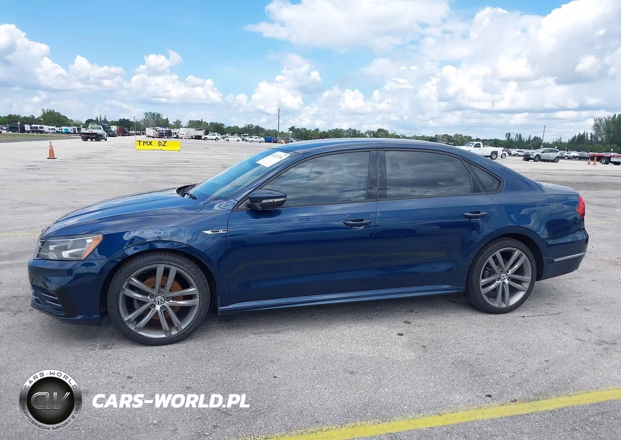 2018 Volkswagen Passat 2.0T R-Line-2.0T S VIN:1VWAA7A31JC051362 - 14