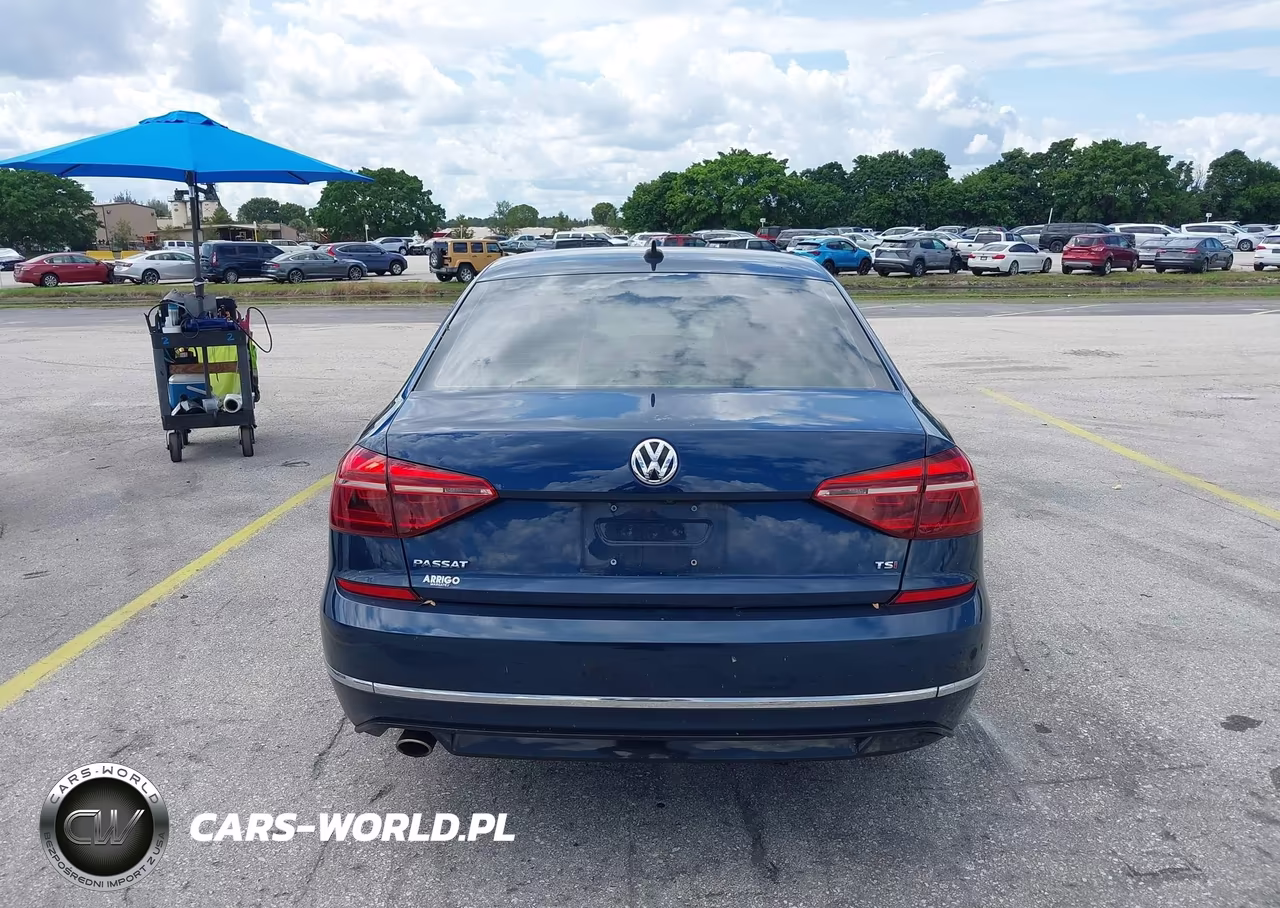 2018 Volkswagen Passat 2.0T R-Line-2.0T S VIN:1VWAA7A31JC051362 - 16