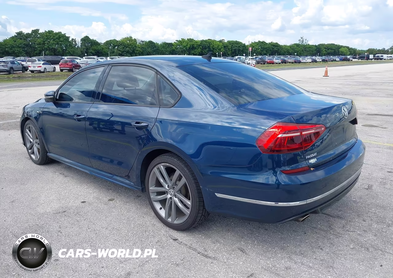 2018 Volkswagen Passat 2.0T R-Line-2.0T S VIN:1VWAA7A31JC051362 - 3