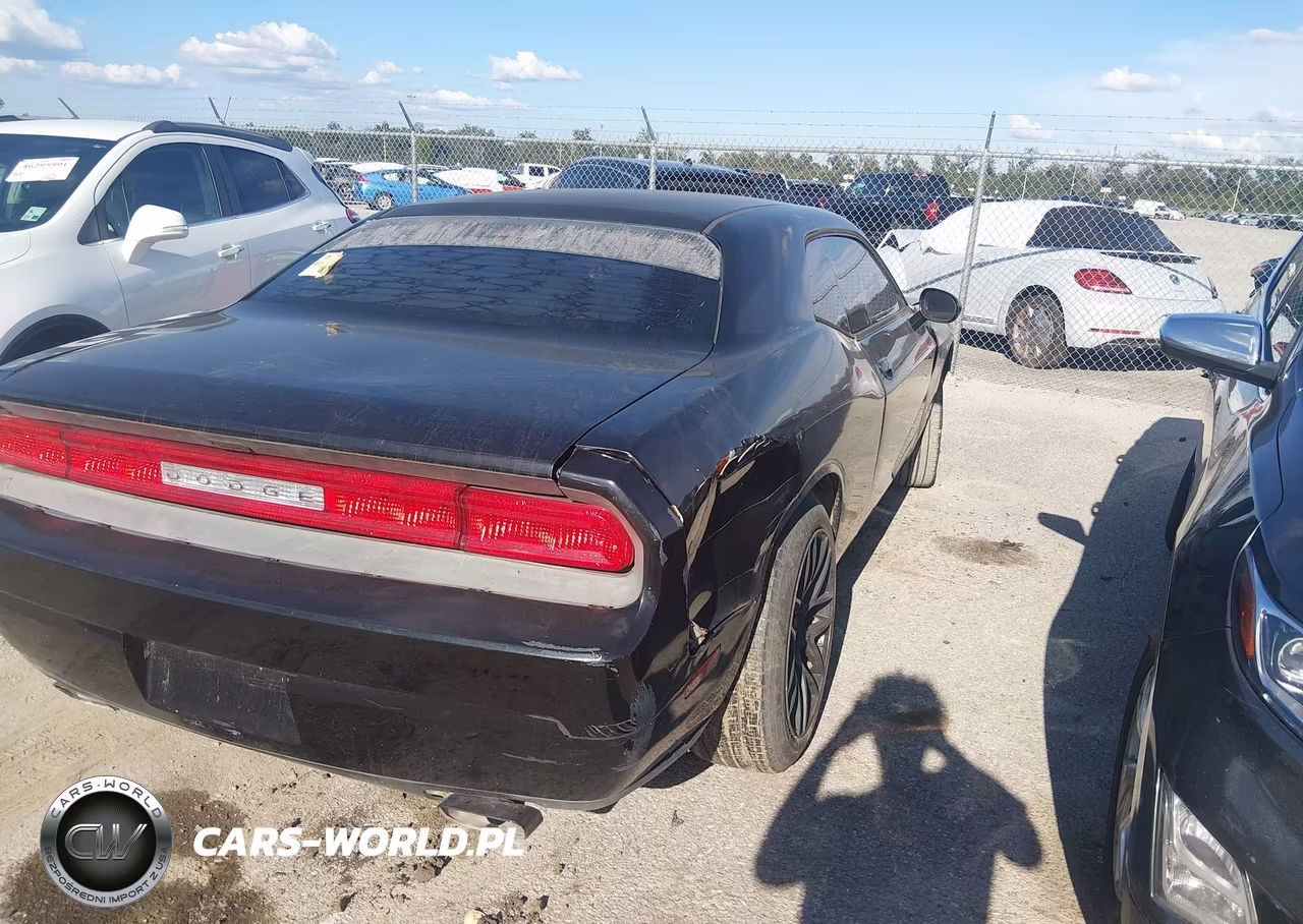 2011 Dodge Challenger VIN:2B3CJ4DG4BH518038 - 4