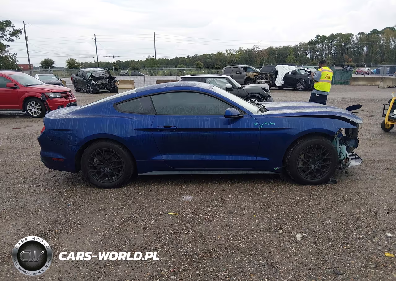 2016 Ford Mustang V6 VIN:1FA6P8AM6G5277499 - 13