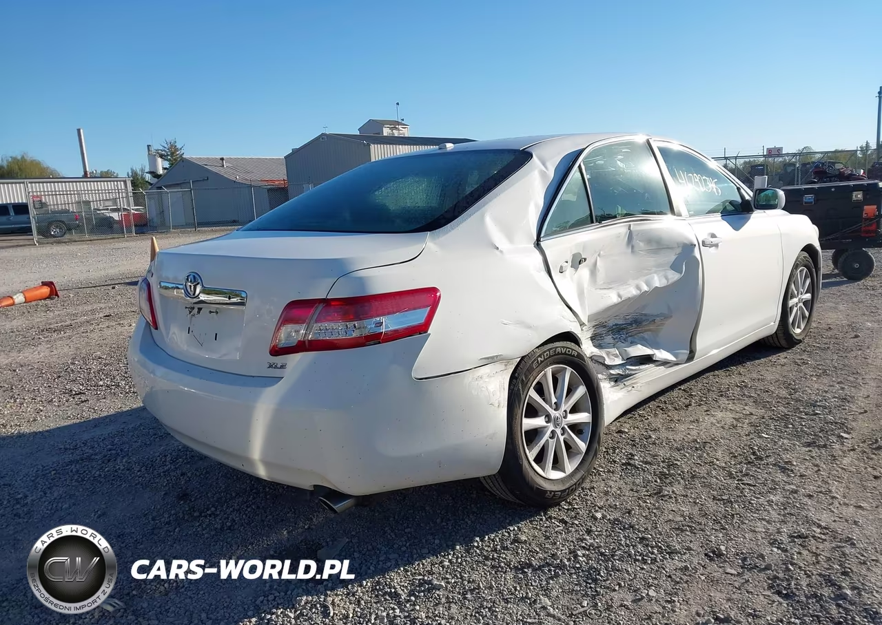 2010 Toyota Camry Xle VIN:4T4BF3EK7AR044690 - 4