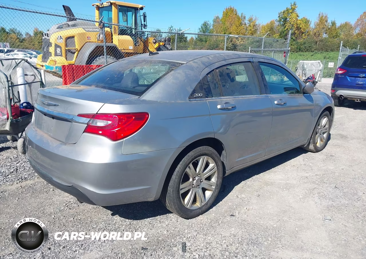 2013 Chrysler 200 Lx VIN:1C3CCBAB9DN705893 - 4