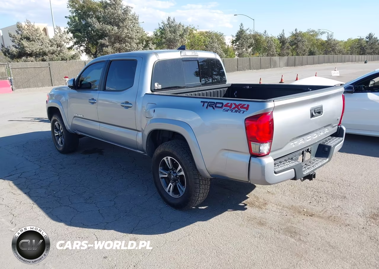 2017 Toyota Tacoma Trd Sport VIN:3TMCZ5AN1HM047542 - 3