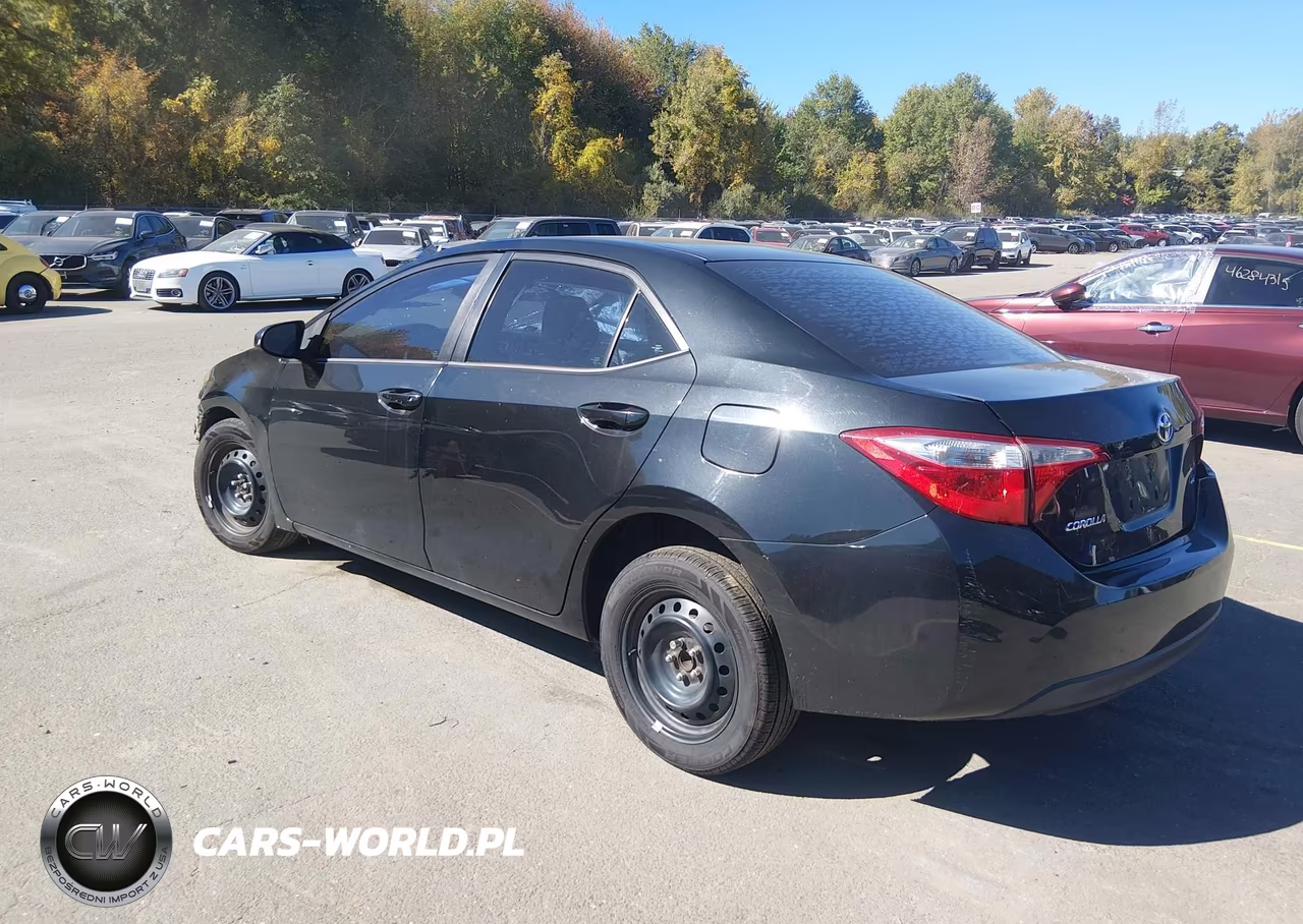 2015 Toyota Corolla Le VIN:2T1BURHE3FC470829 - 3