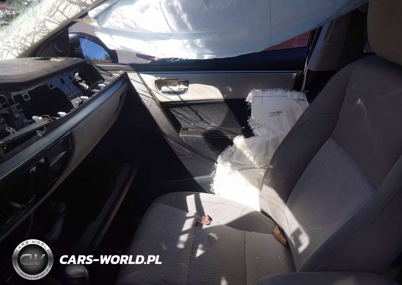 2015 Toyota Corolla Le VIN:2T1BURHE3FC470829 - 5