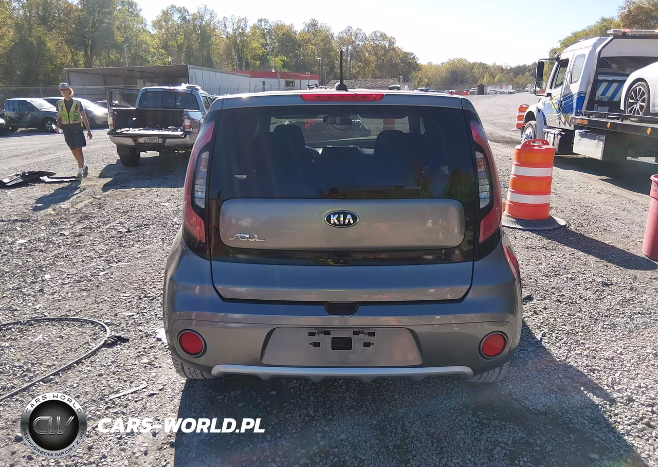 2017 Kia Soul + VIN:KNDJP3A53H7462261 - 16