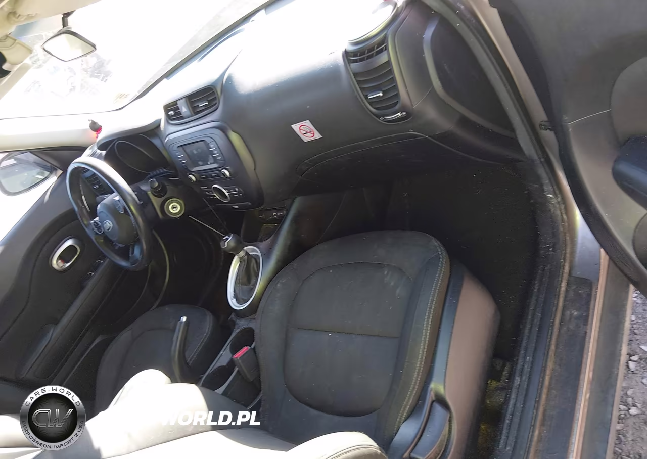 2017 Kia Soul + VIN:KNDJP3A53H7462261 - 5