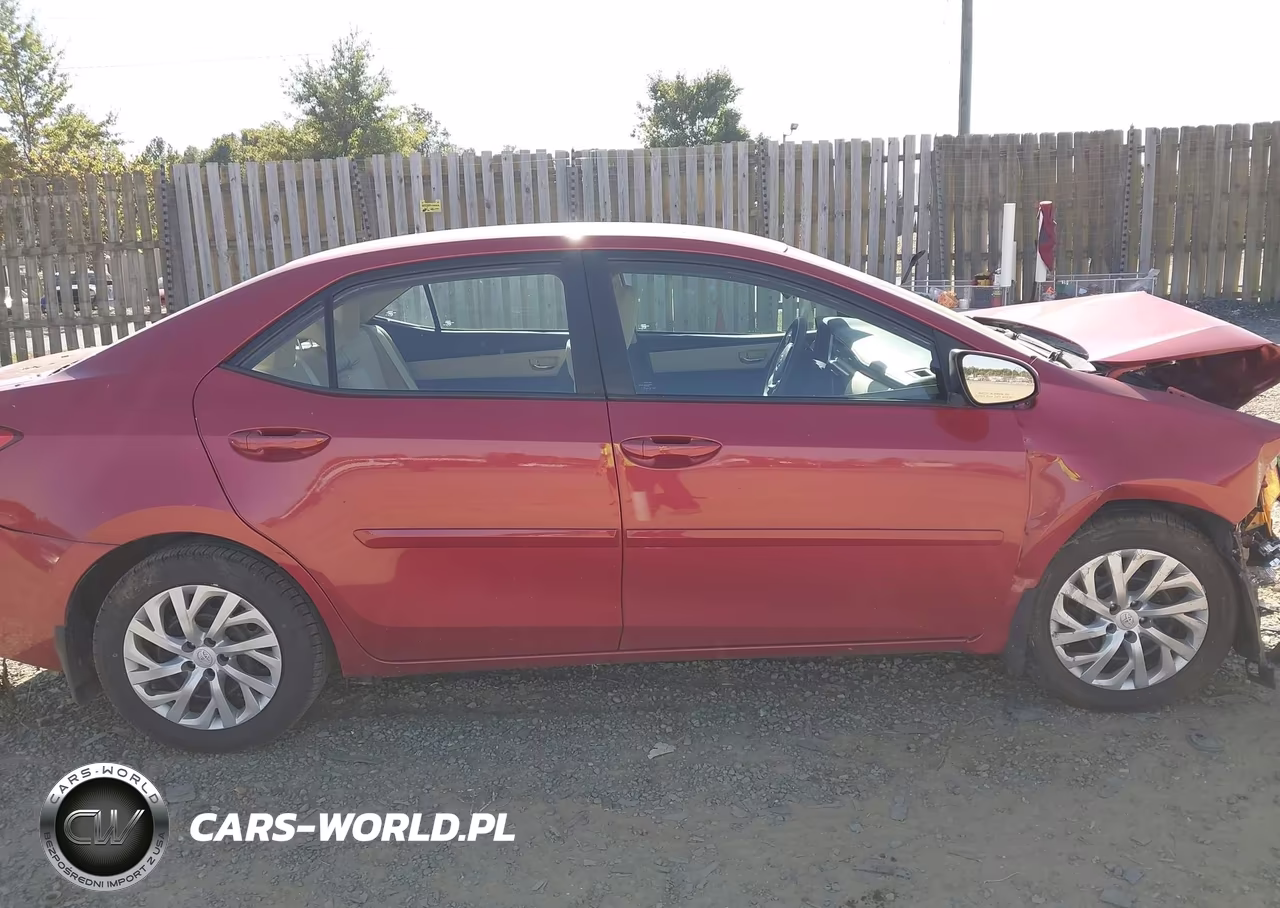 2018 Toyota Corolla Le VIN:2T1BURHE2JC025345 - 14