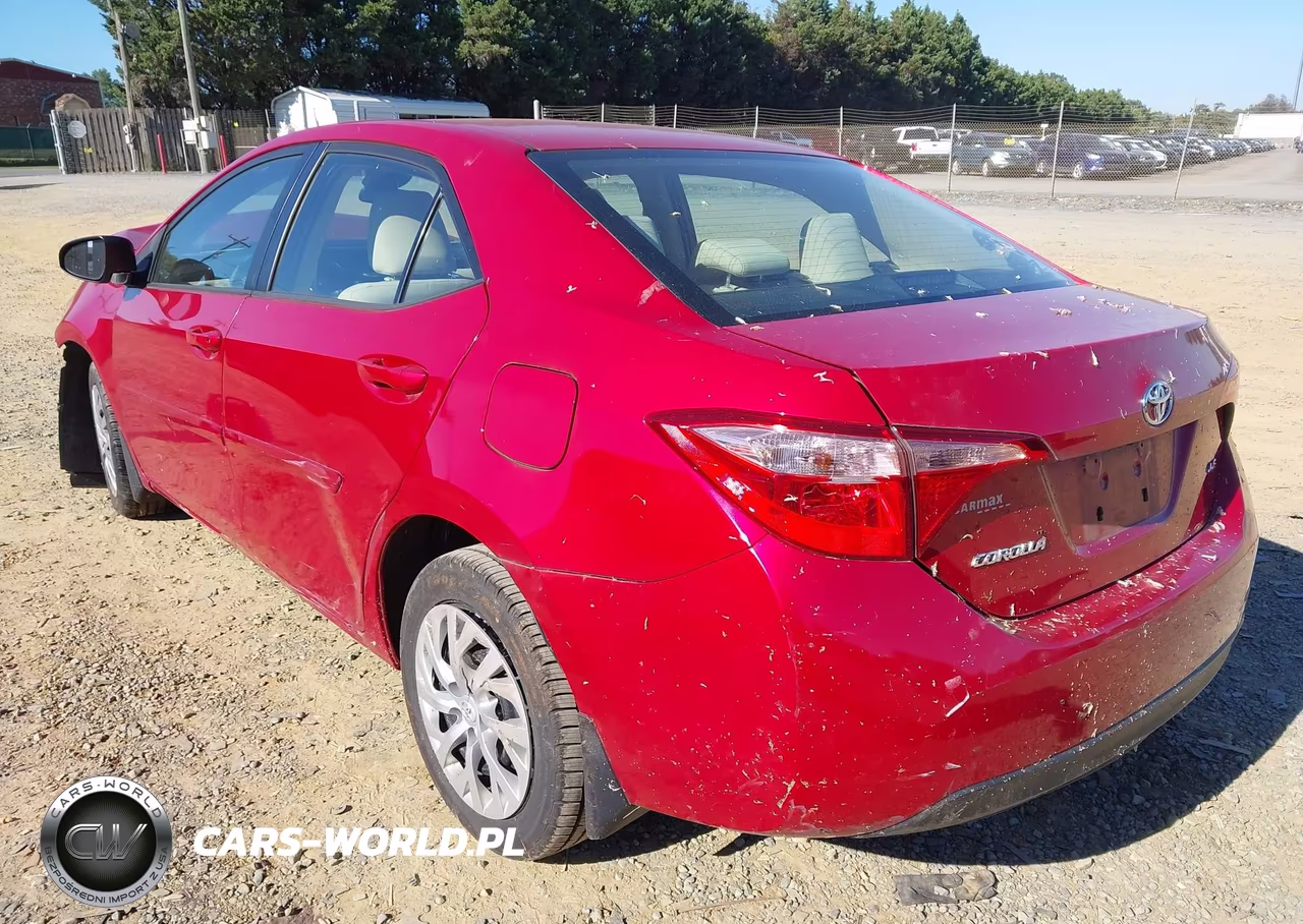 2018 Toyota Corolla Le VIN:2T1BURHE2JC025345 - 3