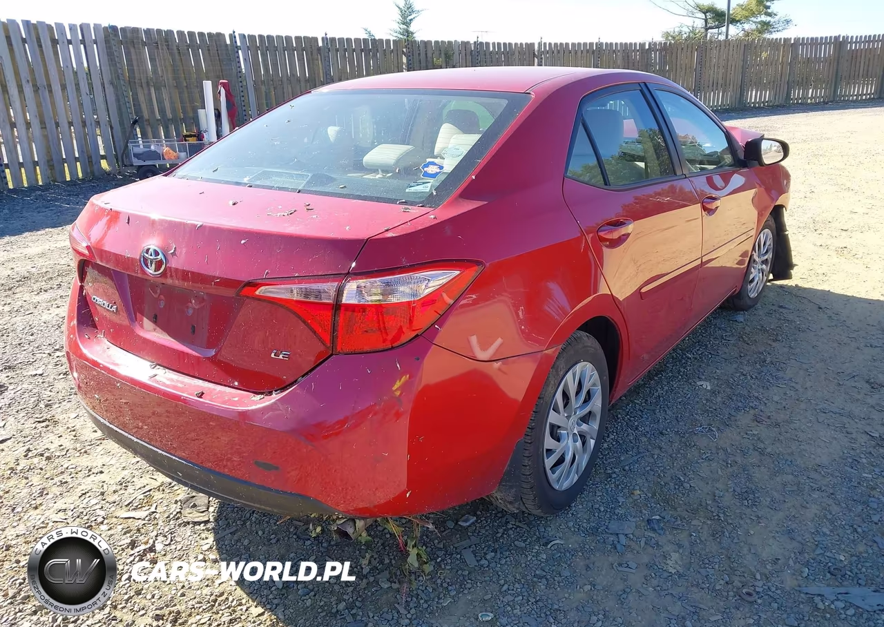 2018 Toyota Corolla Le VIN:2T1BURHE2JC025345 - 4