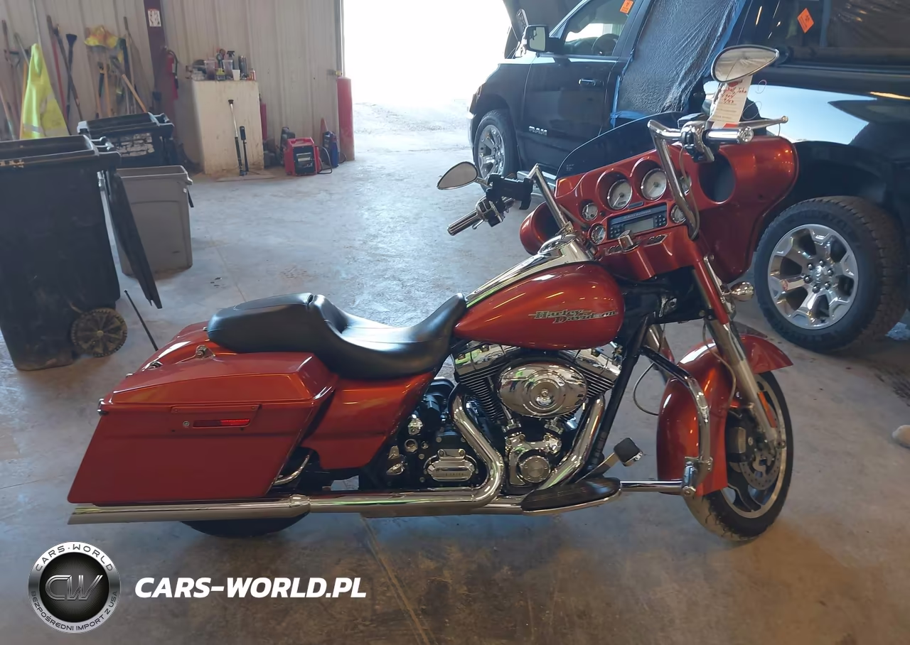2011 Harley-Davidson Flhx VIN:1HD1KB411BB676833 - 13
