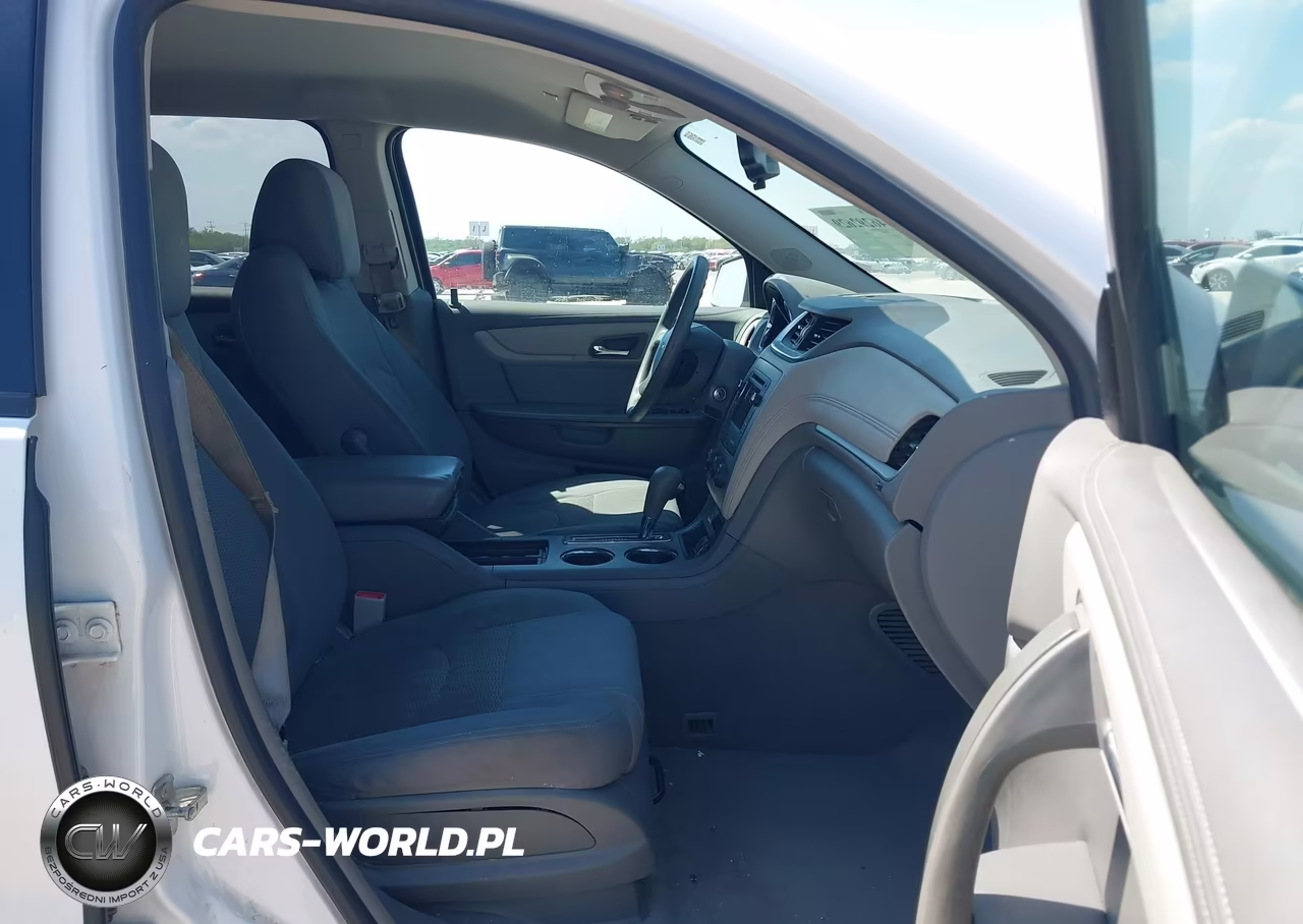 2017 Chevrolet Traverse Ls VIN:1GNKRFED0HJ263115 - 5
