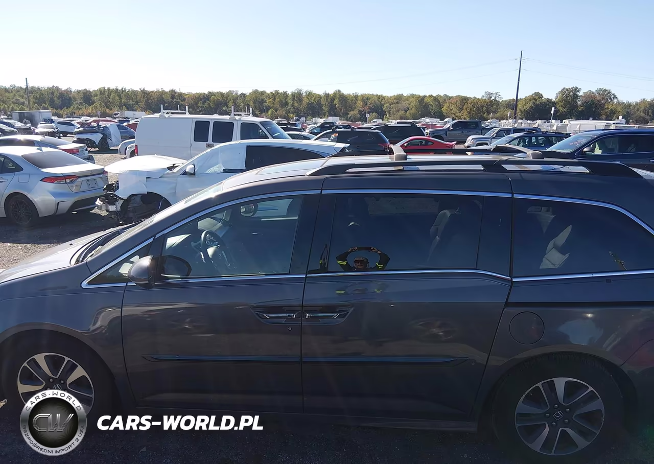 2016 Honda Odyssey Touring-Touring Elite VIN:5FNRL5H91GB045748 - 14