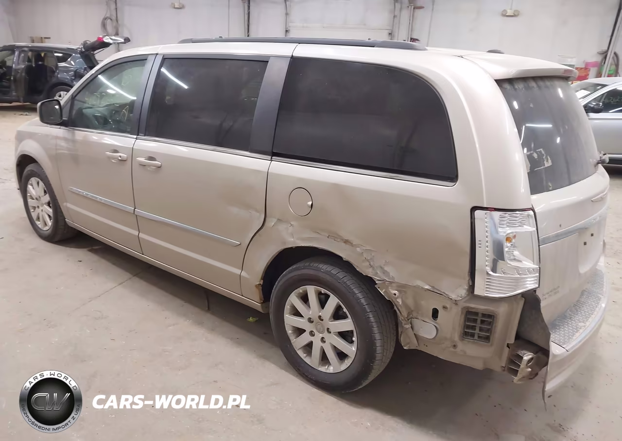 2014 Chrysler Town & Country Touring VIN:2C4RC1BG8ER236827 - 3