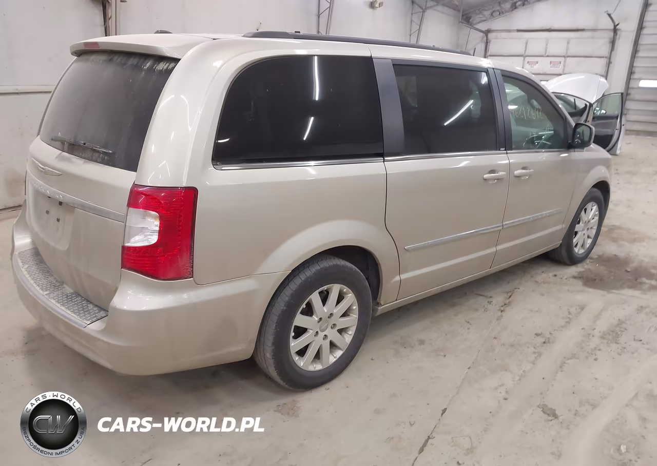 2014 Chrysler Town & Country Touring VIN:2C4RC1BG8ER236827 - 4