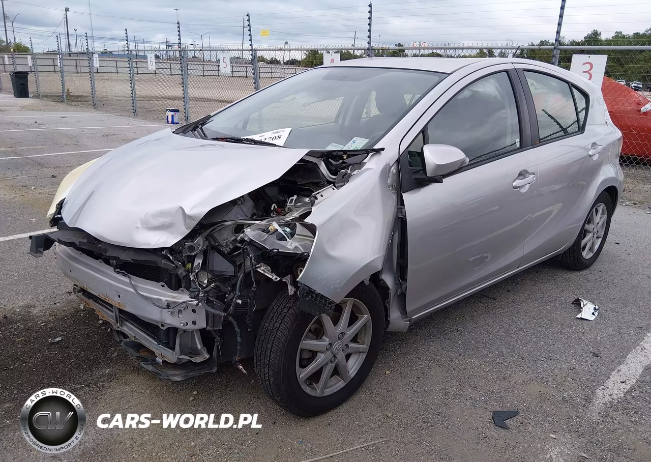 2013 Toyota Prius C Three VIN:JTDKDTB30D1552801 - 2