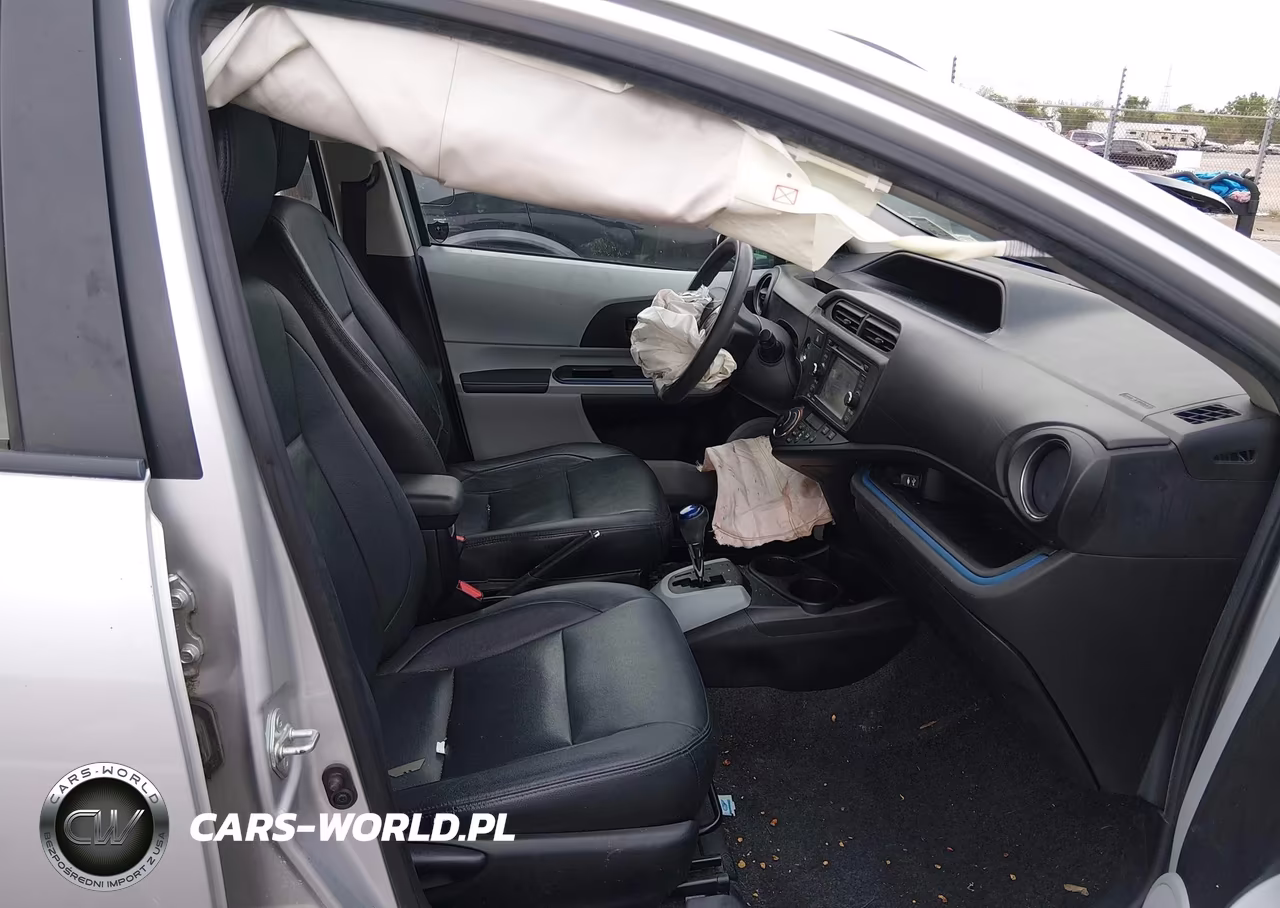 2013 Toyota Prius C Three VIN:JTDKDTB30D1552801 - 5