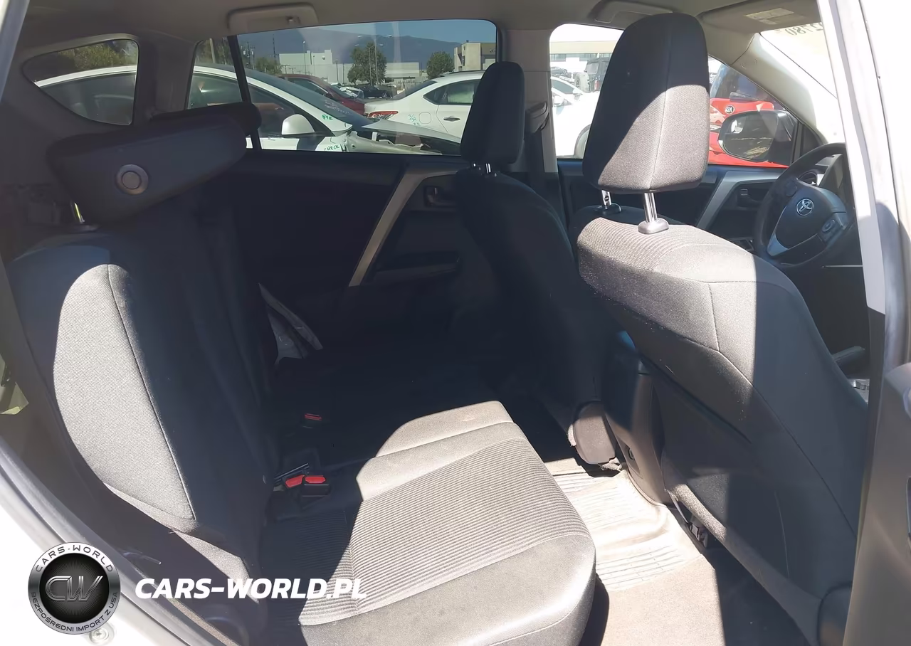 2018 Toyota Rav4 Le VIN:2T3ZFREV9JW445607 - 8