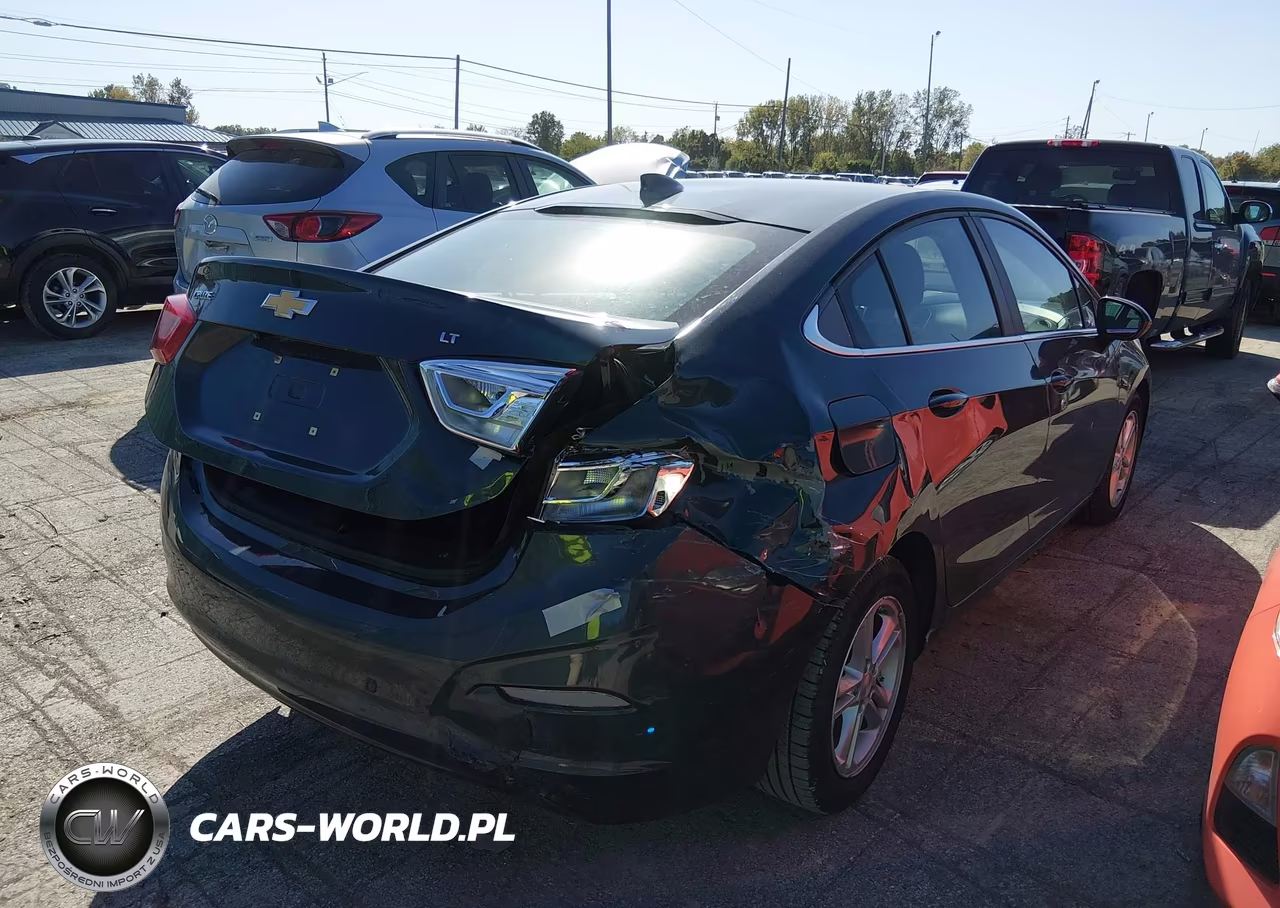 2018 Chevrolet Cruze Lt Auto VIN:1G1BE5SM9J7114264 - 4