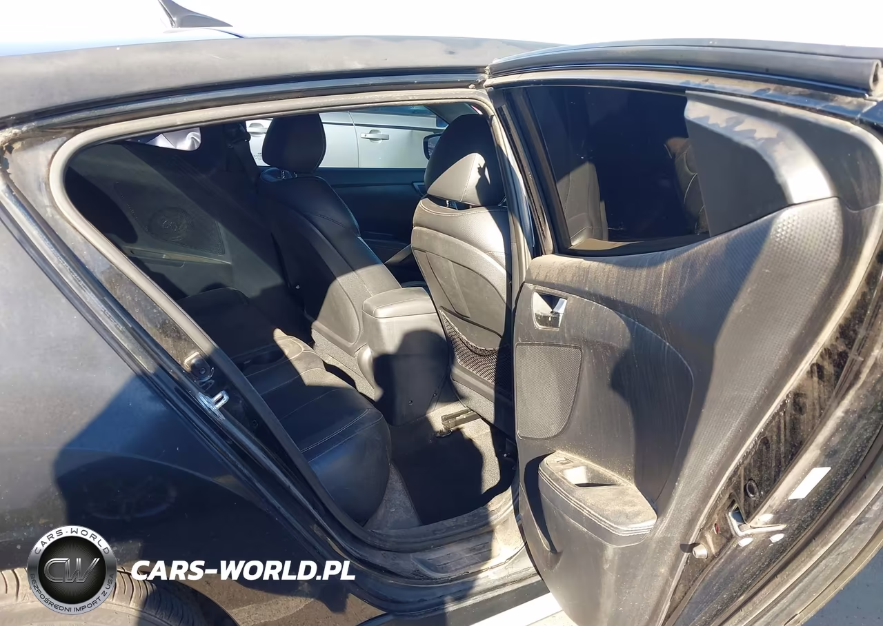 2013 Hyundai Veloster Turbo W-Black VIN:KMHTC6AEXDU134445 - 8