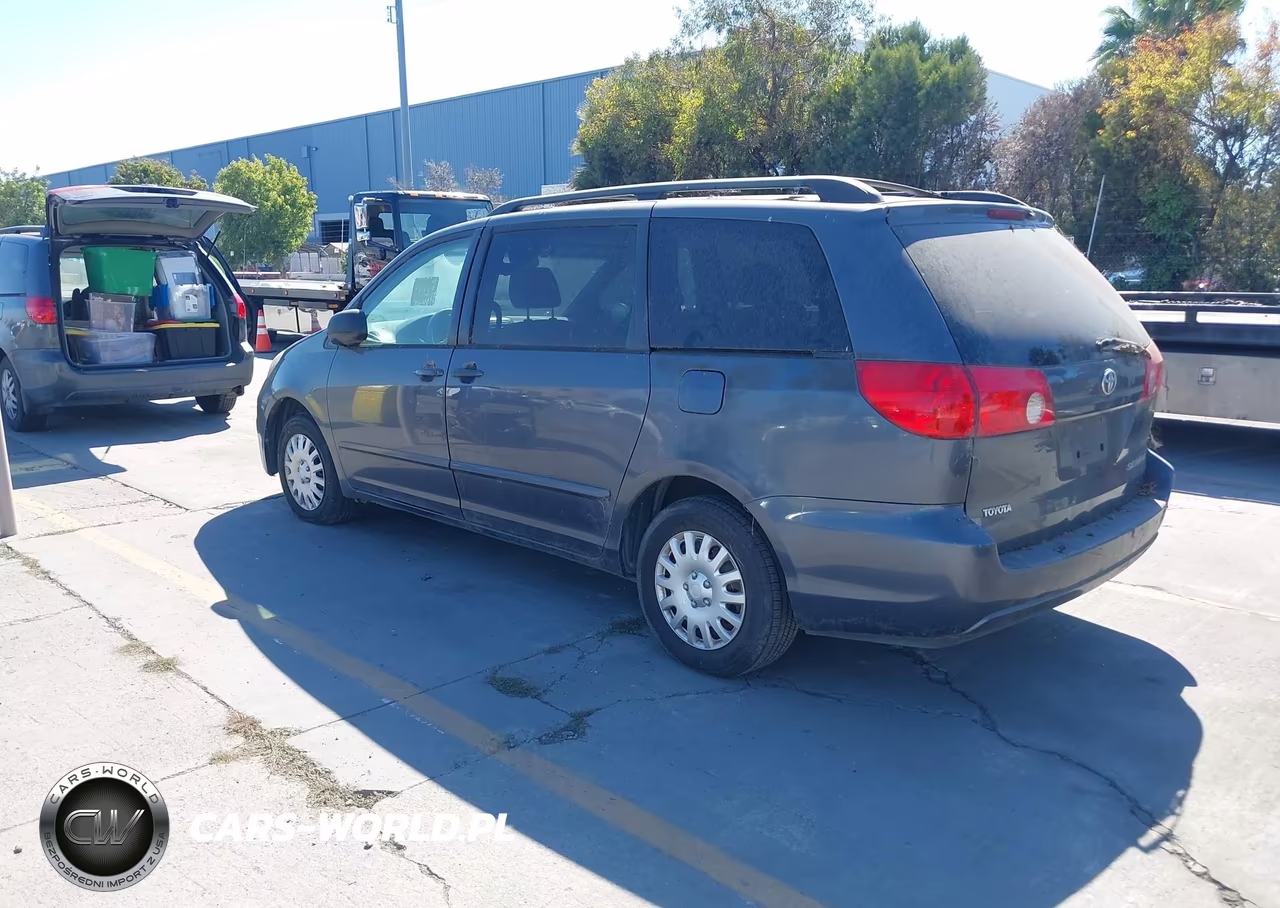 2006 Toyota Sienna Le VIN:5TDZA23C96S468000 - 3